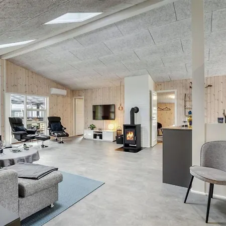Gustaf - 400m To The Fjord By Interhome Hemmet