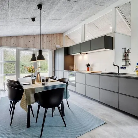 Gustaf - 400m To The Fjord By Interhome